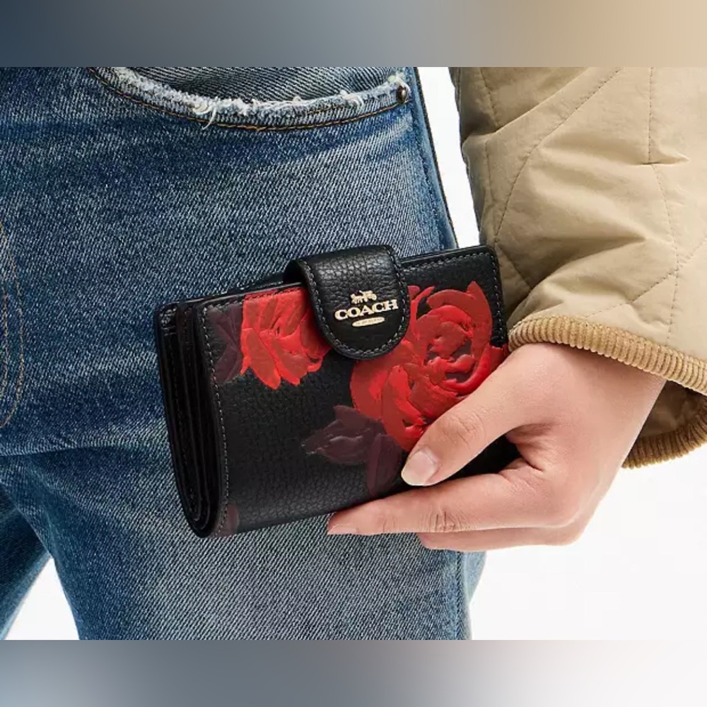 COACH MEDIUM CORNER ZIP WALLET WITH FLORAL PRINT - NWT